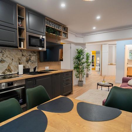 Urban Pearl - Old Town - Unique 4Br/3Ba Apartment بوخارست المظهر الخارجي الصورة
