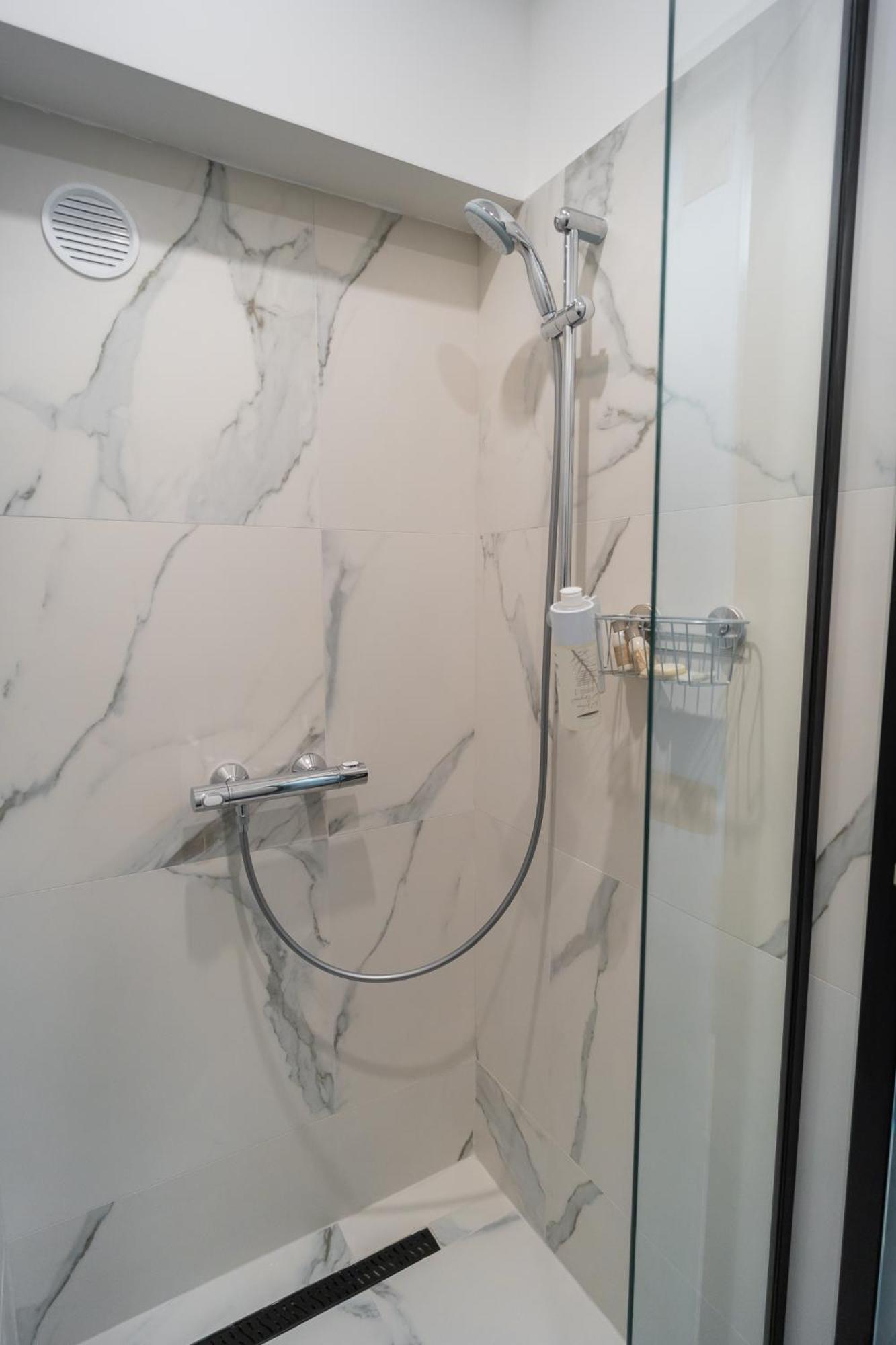 Urban Pearl - Old Town - Unique 4Br/3Ba Apartment بوخارست المظهر الخارجي الصورة