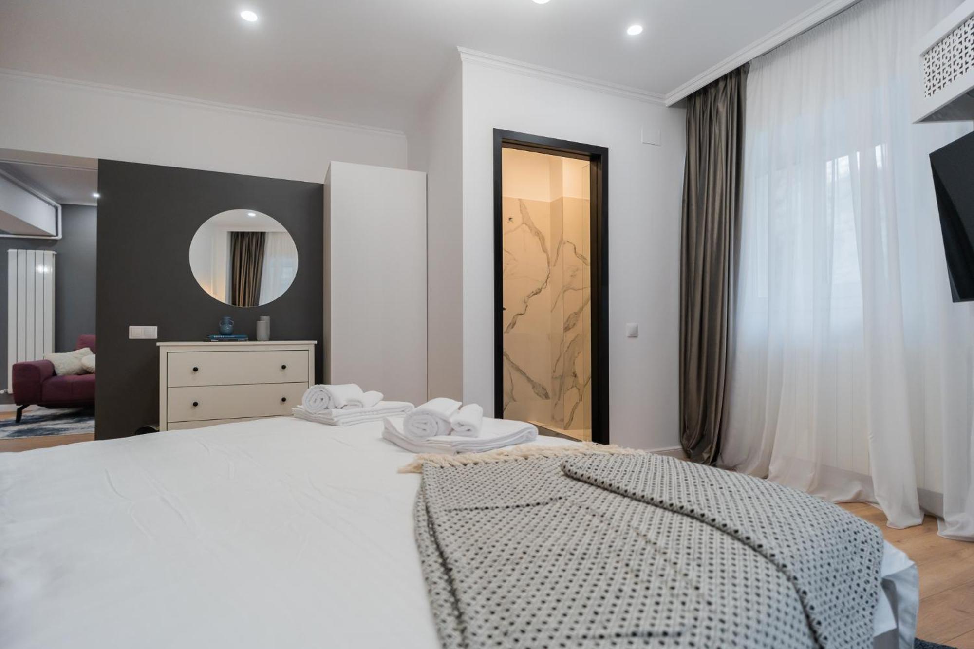 Urban Pearl - Old Town - Unique 4Br/3Ba Apartment بوخارست المظهر الخارجي الصورة