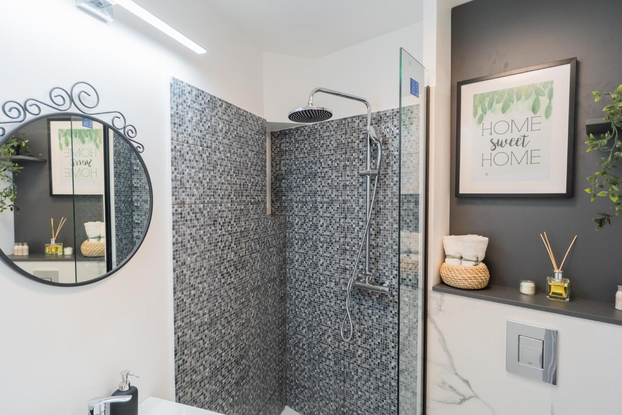 Urban Pearl - Old Town - Unique 4Br/3Ba Apartment بوخارست المظهر الخارجي الصورة